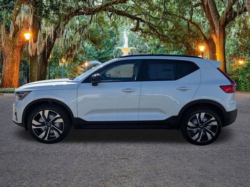 New 2026 Volvo XC40 B5 Ultra w/ Protection Package Premier image 7