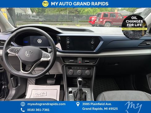 Used 2022 Volkswagen Taos SE AWD/4WD image 12