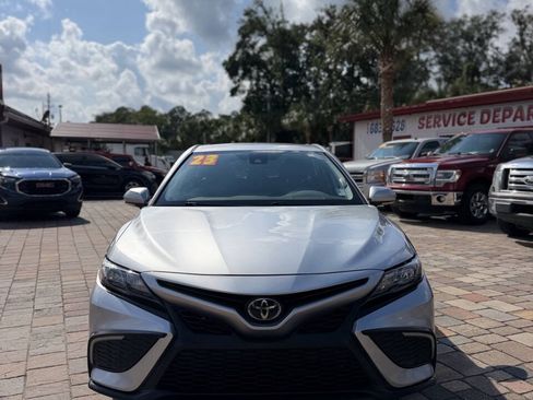 Used 2023 Toyota Camry SE FWD image 1