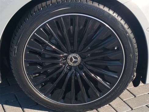 Used 2025 Mercedes-Benz E 350 4MATIC Sedan image 12