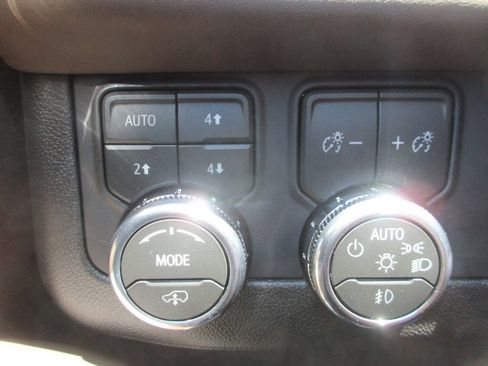 New 2026 GMC Yukon Denali Ultimate AWD/4WD image 16
