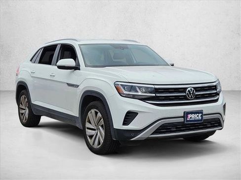 Used 2020 Volkswagen Atlas Cross Sport SE image 3