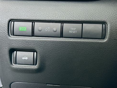 Used 2022 Nissan Sentra SV w/ All-Weather Package image 17