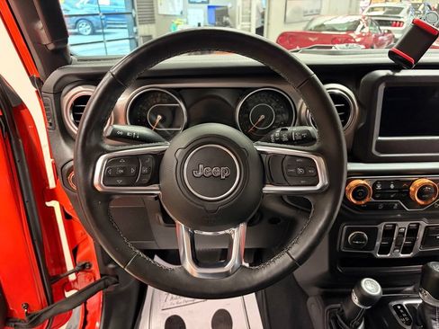 Used 2018 Jeep Wrangler Unlimited Sahara w/ Cold Weather Group AWD/4WD image 9