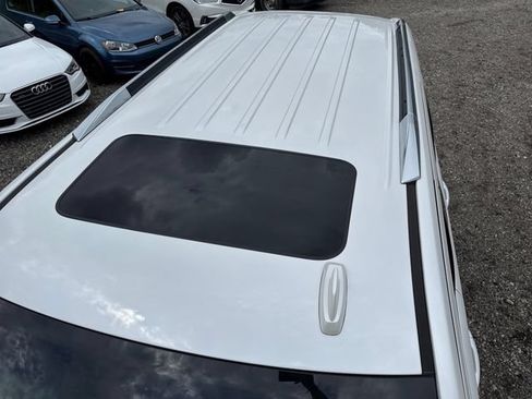 Used 2019 Cadillac Escalade Luxury AWD/4WD image 13
