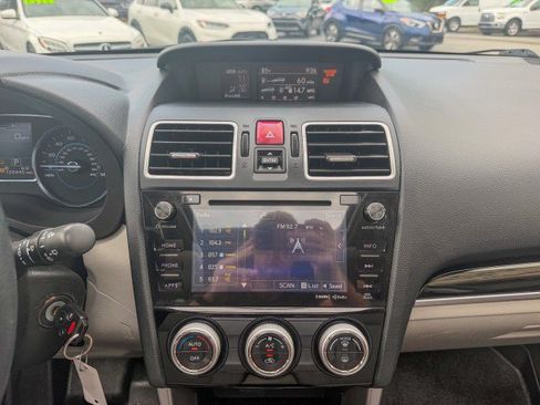 Used 2018 Subaru Forester 2.5i Limited AWD/4WD image 9