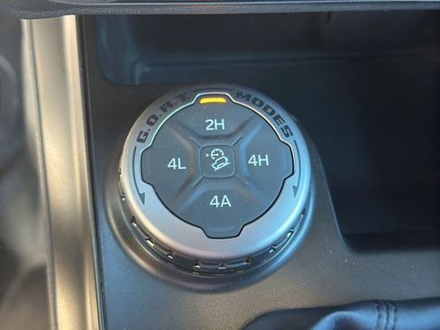 Used 2023 Ford Bronco Badlands image 22