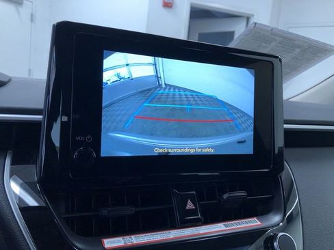 Certified 2025 Toyota Corolla LE image 27