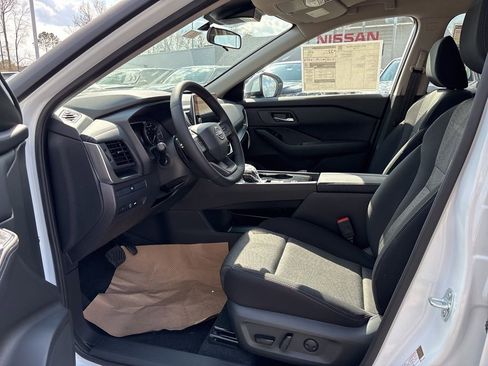 New 2026 Nissan Rogue SV FWD image 13