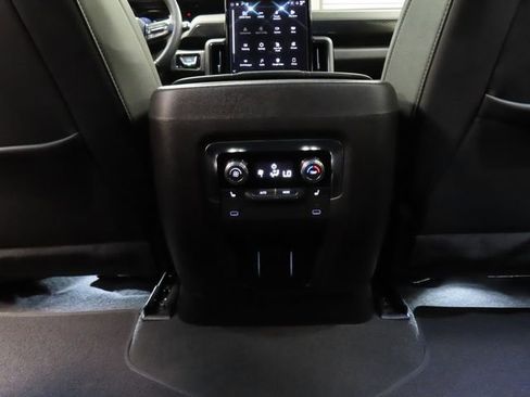 Used 2025 GMC Yukon AT4 w/ AT4 Premium Package image 25