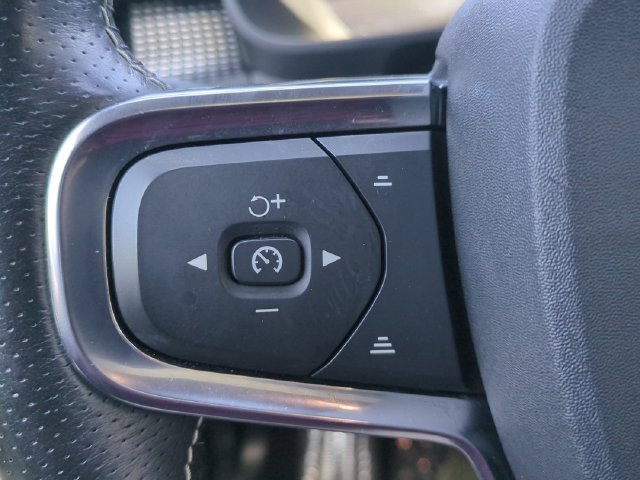 Used 2021 Volvo XC40 P8 Recharge w/ Advanced Package AWD/4WD image 18