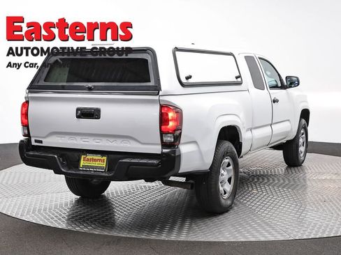 Used 2019 Toyota Tacoma SR image 5
