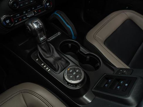 Used 2023 Ford Bronco Wildtrak image 29