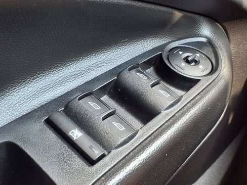 Used 2017 Ford Escape SE FWD image 10