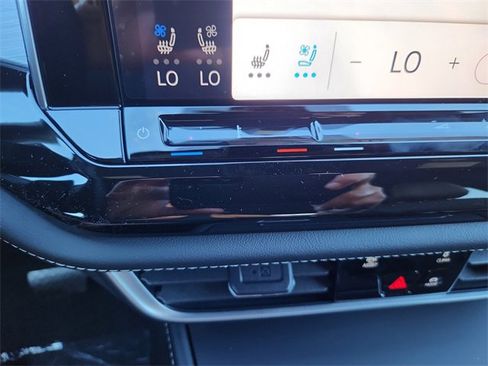 New 2026 Volkswagen Atlas Cross Sport SE image 14