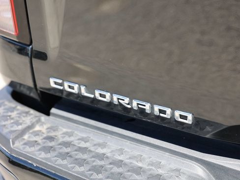 Used 2023 Chevrolet Colorado Z71 w/ Z71 Convenience Package 2 AWD/4WD image 12