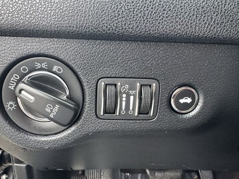 Used 2017 Chrysler 300 S w/ 300S Premium Group image 21