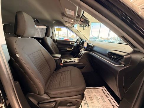 Used 2021 Ford Explorer XLT image 13