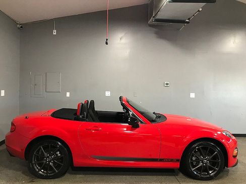Used 2014 MAZDA MX-5 Miata Club image 3