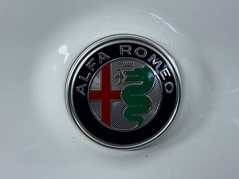 Used 2024 Alfa Romeo Stelvio Veloce AWD/4WD image 38