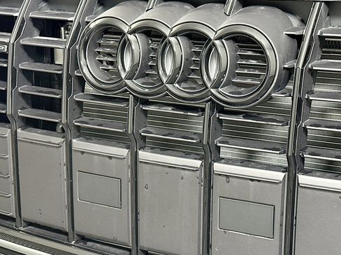 New 2025 Audi Q3 2.0T Premium image 14