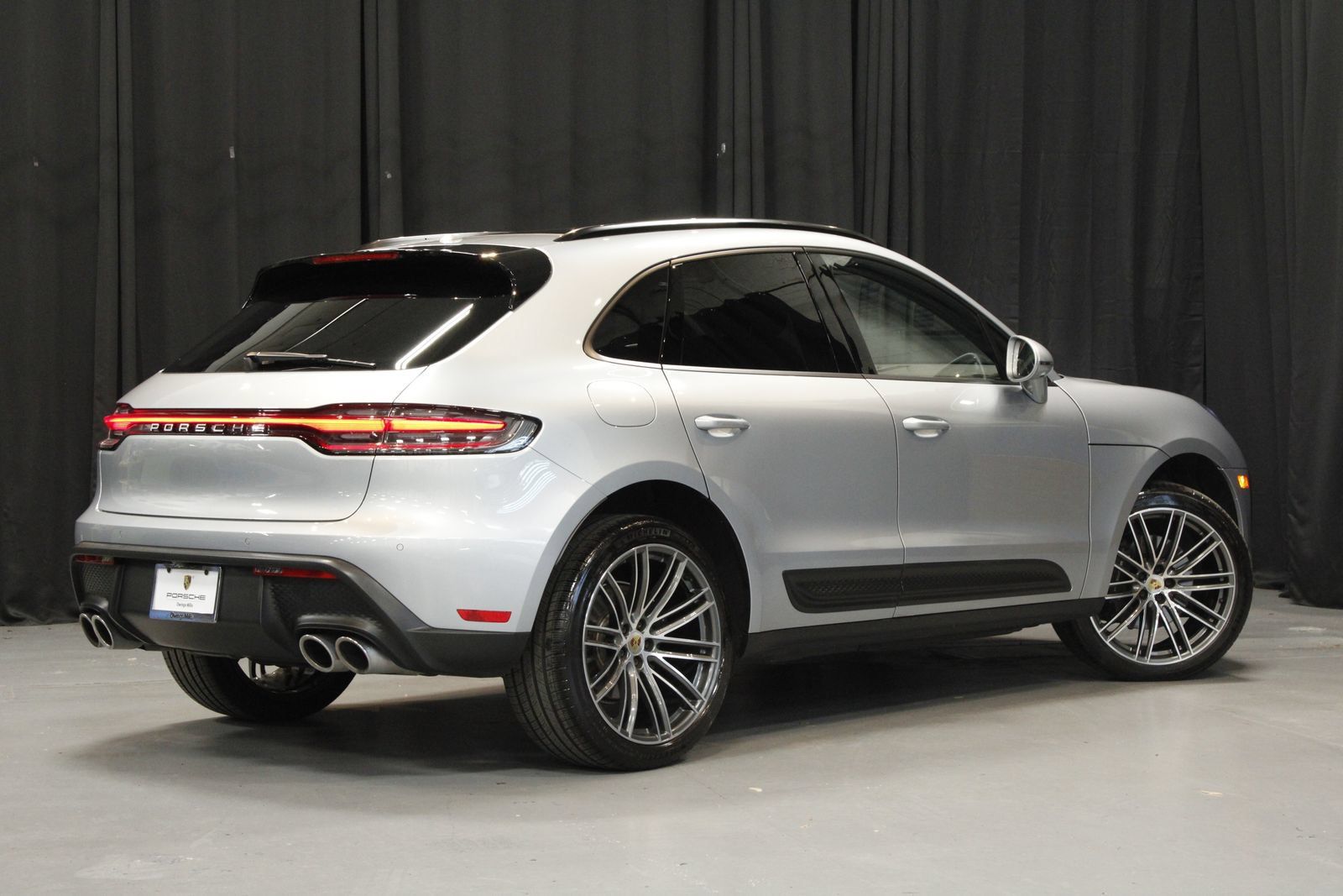 Certified 2026 Porsche Macan AWD/4WD image 7