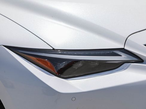 Used 2023 Lexus IS 350 F Sport w/ Navigation Package RWD image 8