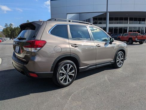 Used 2023 Subaru Forester Limited image 4