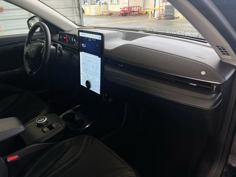 Used 2024 Ford Mustang Mach-E Premium image 18