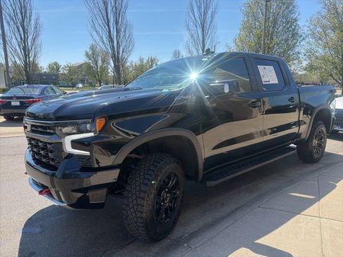 Used 2023 Chevrolet Silverado 1500 ZR2 w/ Technology Package AWD/4WD image 7