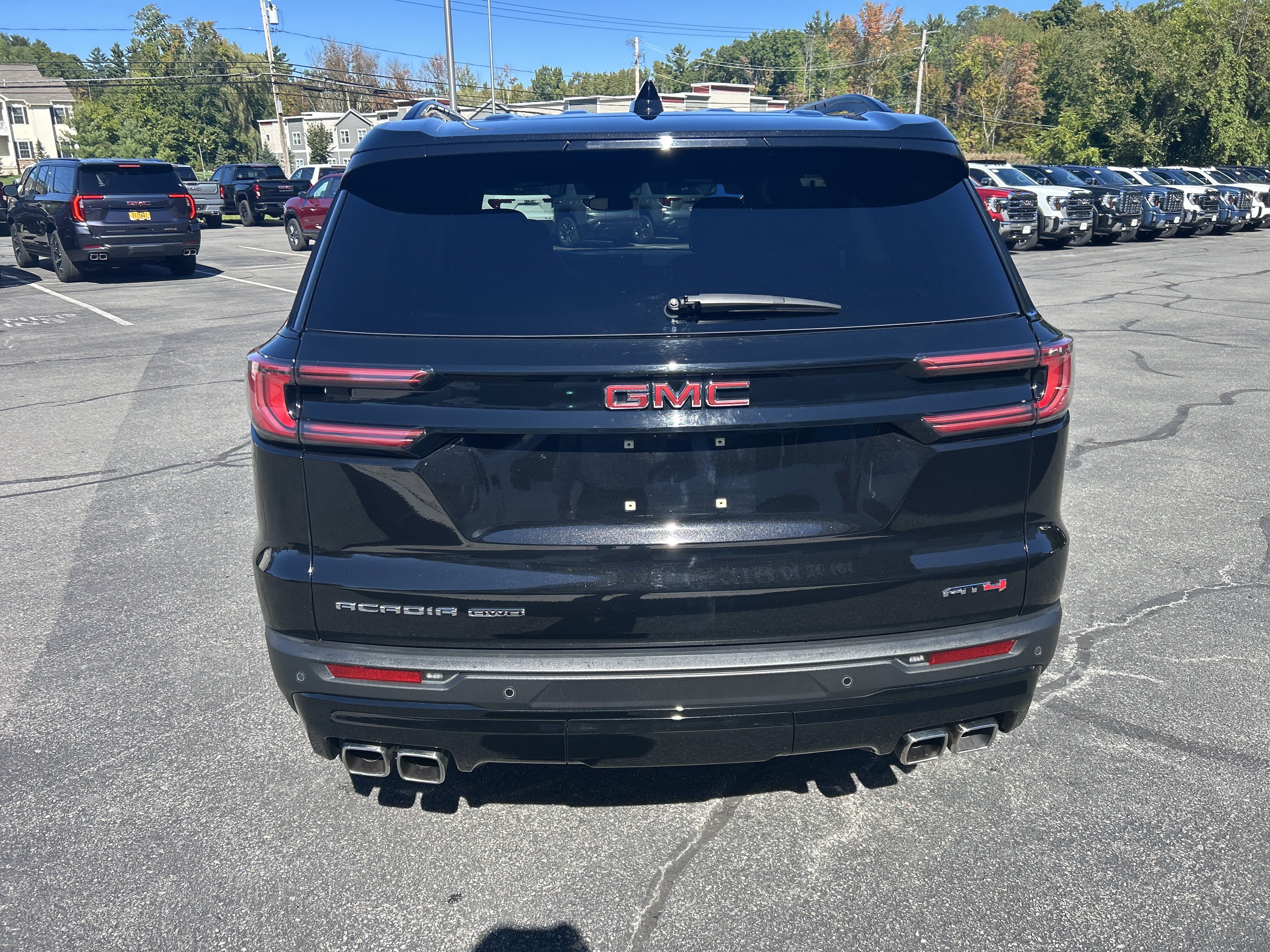 Used 2024 GMC Acadia AT4 w/ Luxury Package AWD/4WD image 7
