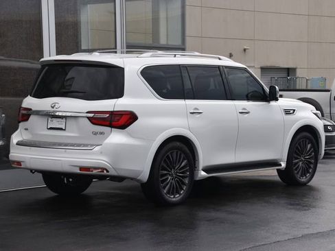 Used 2024 INFINITI QX80 Sensory w/ All-Season Package image 8