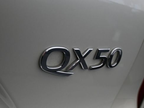 Used 2021 INFINITI QX50 Essential w/ Convenience Package image 36