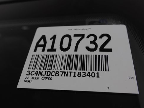 Used 2022 Jeep Compass Limited image 37