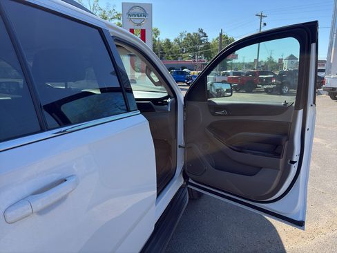 Used 2017 Chevrolet Tahoe LT RWD image 19