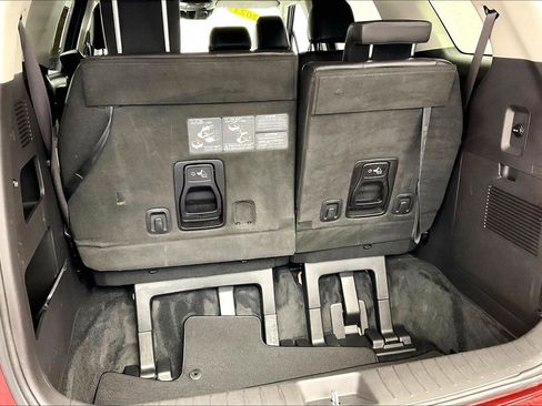 Used 2023 Kia Carnival LX image 27