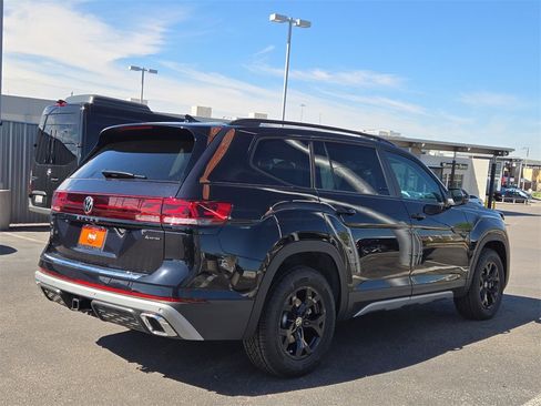 New 2025 Volkswagen Atlas Peak Edition SE image 11