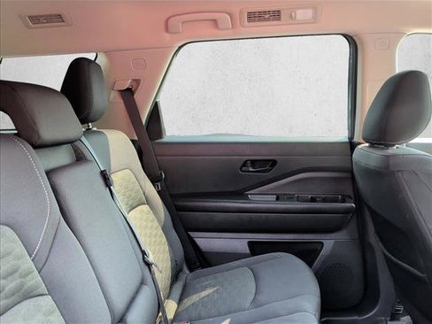 Used 2024 Nissan Pathfinder SV FWD image 25