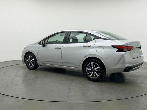 Used 2025 Nissan Versa SV FWD image 5