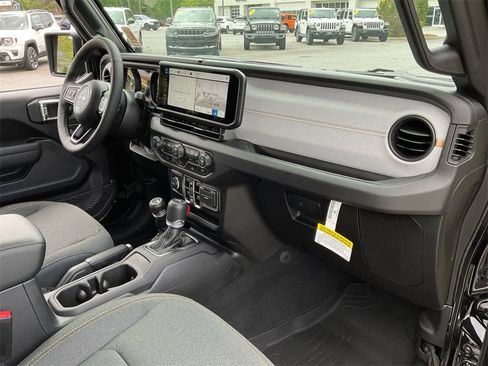 New 2025 Jeep Gladiator Sport image 28