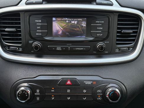 Used 2016 Kia Sorento FWD image 30