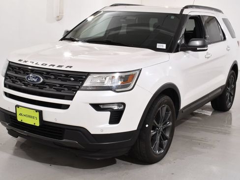 Used 2019 Ford Explorer XLT w/ Equipment Group 202A AWD/4WD image 2