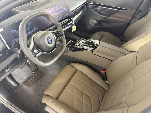 New 2026 BMW 530i xDrive w/ Premium Package image 11