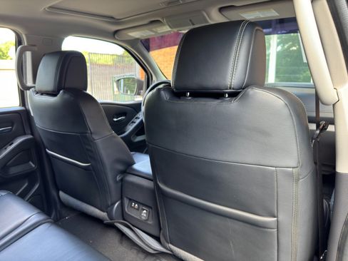 Used 2022 Nissan Frontier SV w/ SV Premium Package RWD image 31