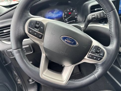 Used 2022 Ford Explorer XLT RWD image 7