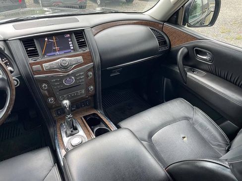 Used 2017 INFINITI QX80 4WD w/ Driver Assistance Package image 16