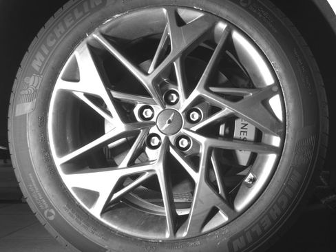 Used 2025 Genesis GV70 2.5T AWD/4WD image 16