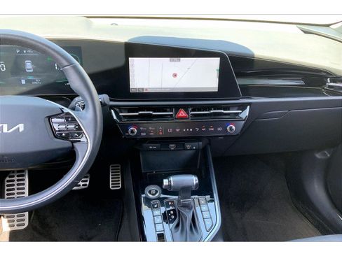 Used 2023 Kia Niro SX Touring FWD image 6