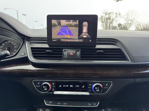 Used 2019 Audi Q5 2.0T Premium w/ Convenience Package image 23