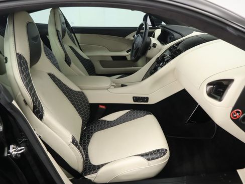 Used 2015 Aston Martin Vanquish Coupe image 21